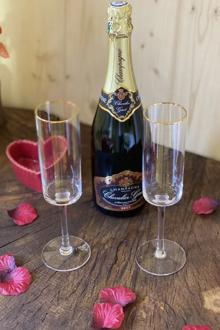 petale-de-rose-et-champagne-au-masdelflor